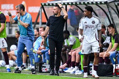 Ajax-trainer Francesco Farioli na nederlaag bij NAC: ‘Als ik terug kon in de tijd koos ik voor hetzelfde team’