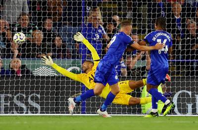 Jamie Vardy (37) bezorgt Tottenham valse start, Arnaut Danjuma scoort tegen Atlético