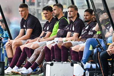 Nederlaag van Ajax bij NAC zorgt voor chagrijn en vraagtekens bij (wissel)beleid trainer Francesco Farioli