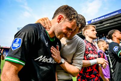 Feyenoord keert terug naar huisstijl en rolt onder leiding van Calvin Stengs en Santiago Giménez PEC Zwolle op