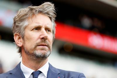 Edwin van der Sar ontvangt Oeuvre Award en schaart zich in rijtje met drie andere iconen