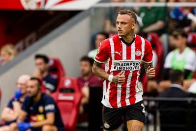 Hoe PSV probeert om dit seizoen wel het seizoen van Noa Lang te laten worden: ‘Daar zit het grote gevaar’