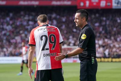 Waarom Feyenoord de tweede helft tegen Willem II zonder VAR speelde