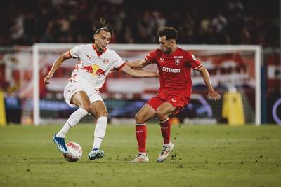 FC Twente dankzij late goal Michel Vlap tegen RB Salzburg met hoop richting return in Enschede