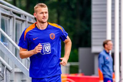 Oranje boekt dankzij late treffers toch klinkende zege op Bosnië en beleeft vliegende start in Nations League