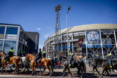 Geen nieuwe stakingen bij voetbalwedstrijden, politiebonden in gesprek met minister over pensioen