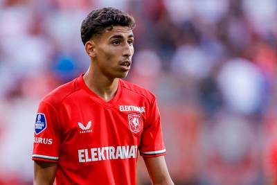 Drama voor Younes Taha: aanvaller FC Twente breekt scheenbeen op training