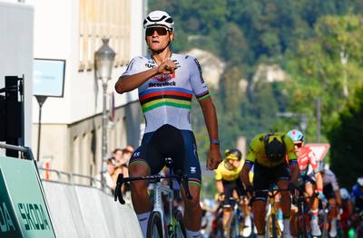 Oppermachtige Mathieu van der Poel toont WK-vorm met ritzege in Luxemburg