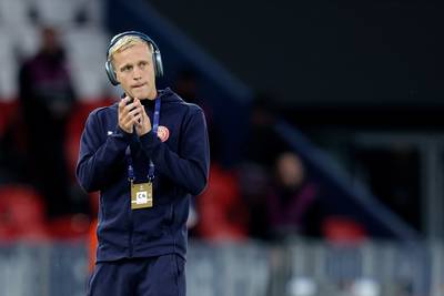 Donny van de Beek in basis Girona tegen PSG, Blind en Danjuma op de bank