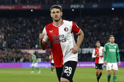 Feyenoord hoopt vurig op glansrol Santiago Giménez, al zullen alleen grootste optimisten er geld op inzetten