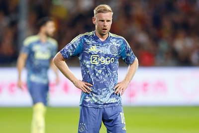 Pover Ajax worstelt zich door treffer Davy Klaassen naar moeizaam gelijkspel tegen Go Ahead Eagles