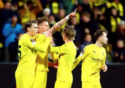 Spelers van Noorse club Bodø/Glimt maken verplichte busrit van 220 meter naar eigen stadion