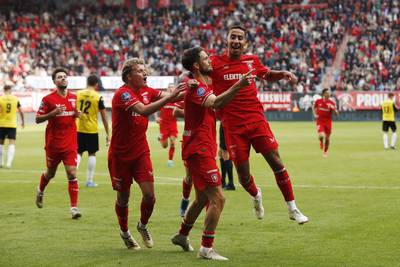 FC Twente na stunt in Manchester met moeite langs NAC Breda