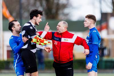 Kortere lontjes en moeite om gezag te accepteren: forse groei incidenten in amateurvoetbal