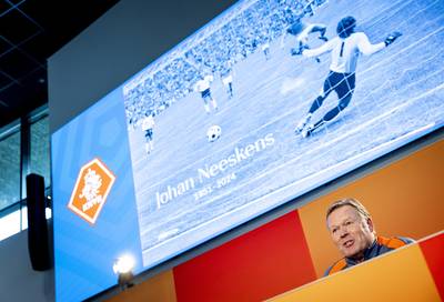 KNVB staat tijdens duels met Hongarije en Duitsland stil bij overleden Johan Neeskens