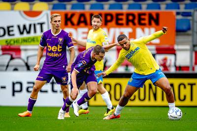 Mohamed Ihattaren maakt eerste goal voor RKC in doelpuntrijk oefenduel met Go Ahead Eagles