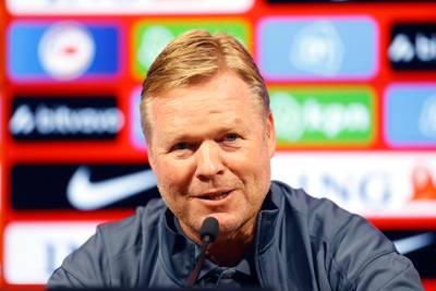 Ronald Koeman over strijd voorin bij Oranje: ‘Het liefst speel ik met een vaste spits, maar zover zijn we nog niet’