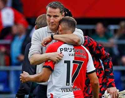 Feyenoord-coach Brian Priske vindt eredivisie belangrijker dan de Champions League: ‘Geen twijfel’