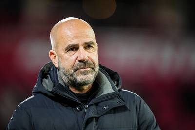 Geïrriteerde Peter Bosz gaat na tuchtzaak voorzichtiger te werk: ‘Ik moet kennelijk mijn woorden wegen, jammer’