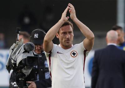 Voetballegende Francesco Totti (48) zinspeelt op sensationele comeback: ‘Clubs uit Serie A hebben gebeld’