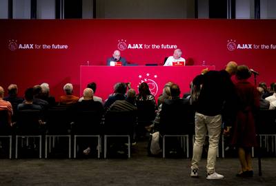 Onenigheid binnen Ajax over nieuwe commissarissen: bestuurders zoeken uitweg uit impasse