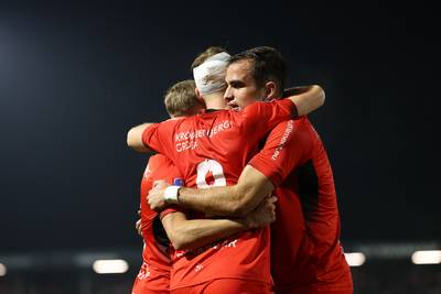 Almere City boekt eerste zege van het seizoen dankzij knullige eigen goal NEC