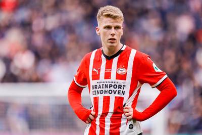 Flinke tegenvaller voor PSV: Jerdy Schouten wekenlang geblesseerd aan de kant