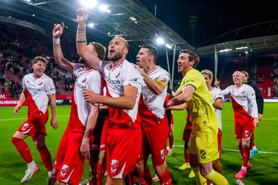 FC Utrecht leeft als nooit tevoren: ‘Als de wiedeweerga een foto maken van deze stand, zeg ik’