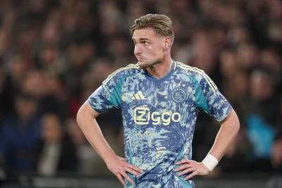 Geen tijd voor feest in spelersbus van Ajax: ‘Op terugweg staat analyse voor PSV al klaar’