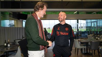 Eigenaar Manchester United doet luchtig over situatie Erik ten Hag: ‘Ik beslis niet over hem’