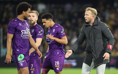 Puntje met Beerschot neemt zorgen Dirk Kuyt niet weg: ‘We hebben niet eens een trainingsveld’