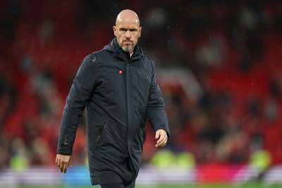 Erik ten Hag vreest in ‘cruciale week’ niet voor zijn baan: ‘Ik heb bewezen dat ik altijd prijzen win’