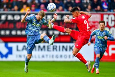 FC Twente en Ajax geven elkaar niets toe in heerlijk voetbalgevecht