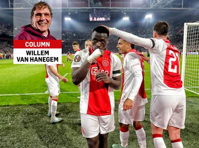 Column Willem van Hanegem | Dat overdreven gedoe na zo’n goal van Brian Brobbey, dan denk ik wel: wat is dat allemaal, joh?