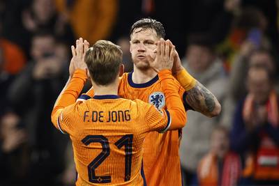 Oranje plaatst zich voor kwartfinale Nations League op turbulente avond tegen Hongarije