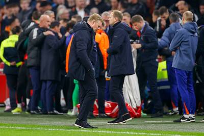 Ronald Koeman noemt penalty na medische noodsituatie ‘raar moment’, Virgil van Dijk looft Hongarije