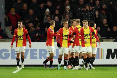 Go Ahead Eagles moeiteloos langs ontluisterend  Almere City