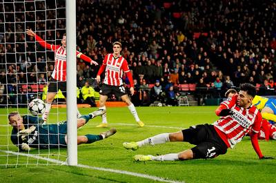 Ook buitenlandse media genieten van ‘epische finale’ PSV: ‘GOOOOOOOOOOOOL VAN PEPI!’