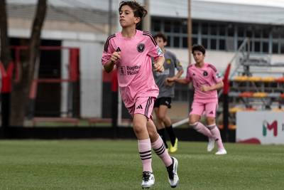 Oudste zoon Messi in actie tegen Argentijnse club waar vader Lionel in de jeugd speelde