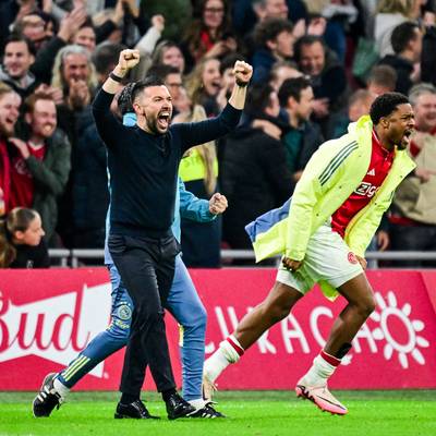 Farioli en Klaassen in de wolken na ‘gevecht’ tegen PSV: ‘Leek wel alsof we met veertien man speelden’