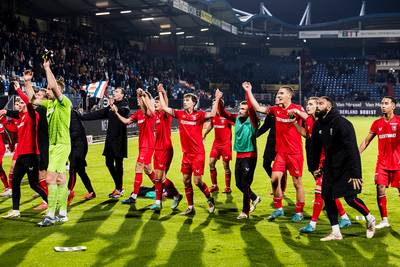 FC Twente blijft in spoor Top 3 na zakelijke zege op Willem II