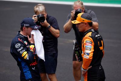 WK-stand | Norris snoept na gewonnen sprintrace weer twee puntjes af van voorsprong Verstappen