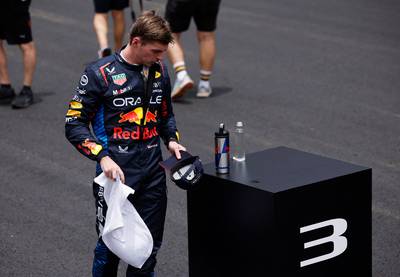 Max Verstappen bestraft na afloop van ‘veelbelovende’ sprintrace, Nederlander zakt naar vierde plaats