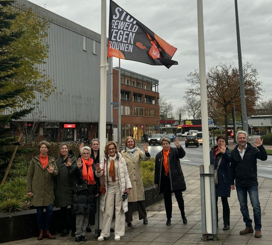 Gemeentehuis kleurt oranje in de strijd tegen vrouwengeweld