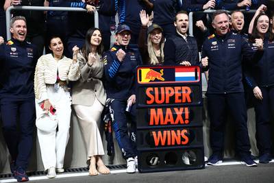 Met de pest in zijn lijf is Max Verstappen op zijn best: ‘Nog nooit iemand een ander zo zien proberen te naaien’