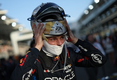 Buitenlandse media zien ‘sarcastische’ Max Verstappen in Abu Dhabi: ‘Zou consequenties kunnen hebben’