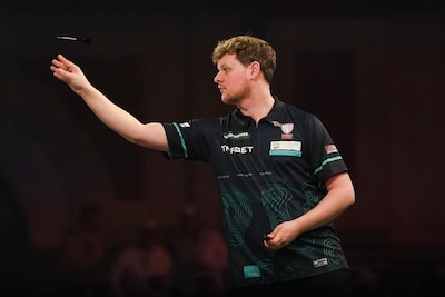 Kevin Doets laat plek in kwartfinale glippen: Nederlander ten onder tegen Chris Dobey