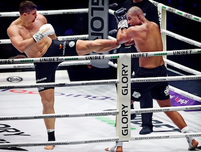 Rico Verhoeven won wereldtitelgevecht met pijnlijke knie: ‘Operatie had eerder moeten plaatsvinden’